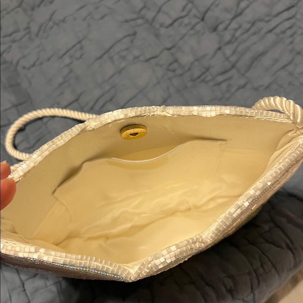 Handcrafted unique pastel sequined bag - Picture 5 of 10
